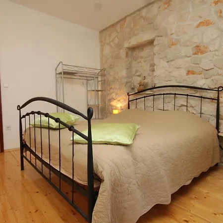 Apartment Karkavac - Scedro 8801d *