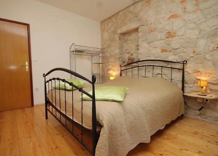 Apartment Karkavac - Scedro 8801d *